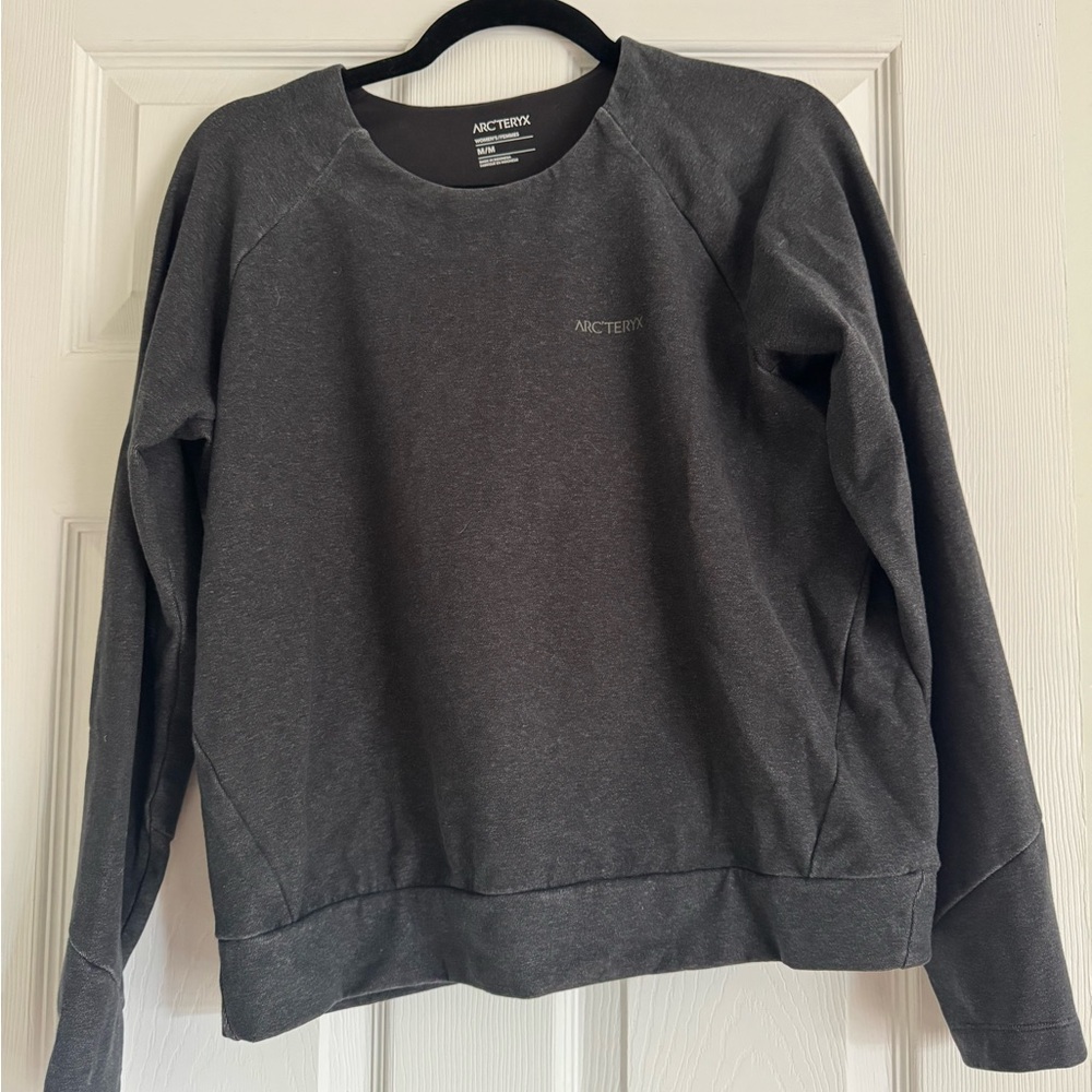 Arc’teryx Long Sleeve Crew – charcoal– Women’s Medium